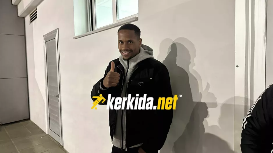 Είδε την ''πρώην'' ο Σάβο και... πόζα kerkida  