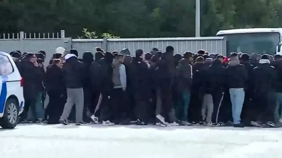 Πήγαν στο προπονητικό 200 οπαδοί της Μπενφίκα 