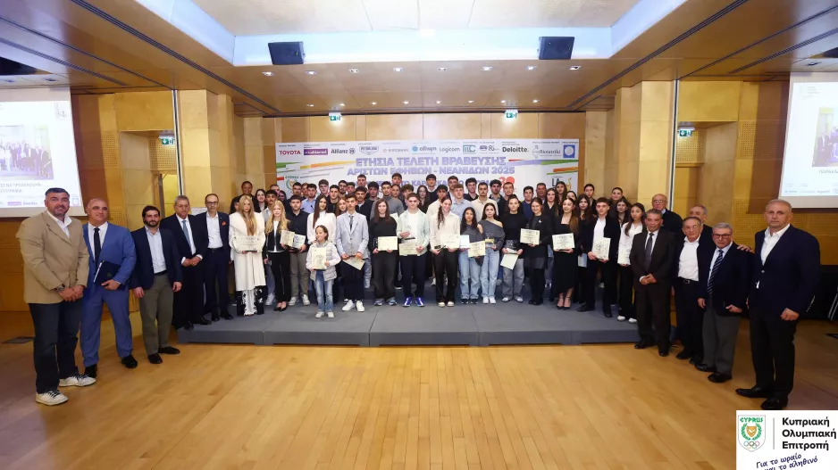 Λαμπρή Τελετή Βραβεύσεων Κορυφαίων Εφήβων-Νεανίδων