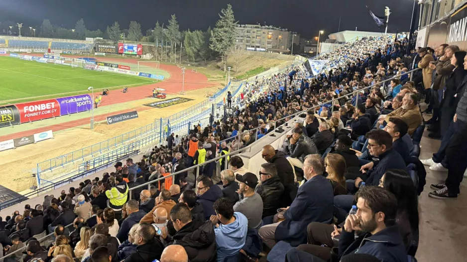 Σχεδόν 6 χιλιάδες