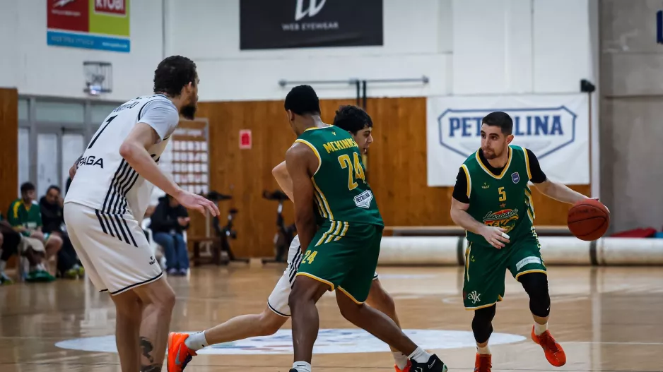 Ασταμάτητη η Πετρολίνα ΑΕΚ, μάχη για την τετράδα στην ECOMMBX Basket League