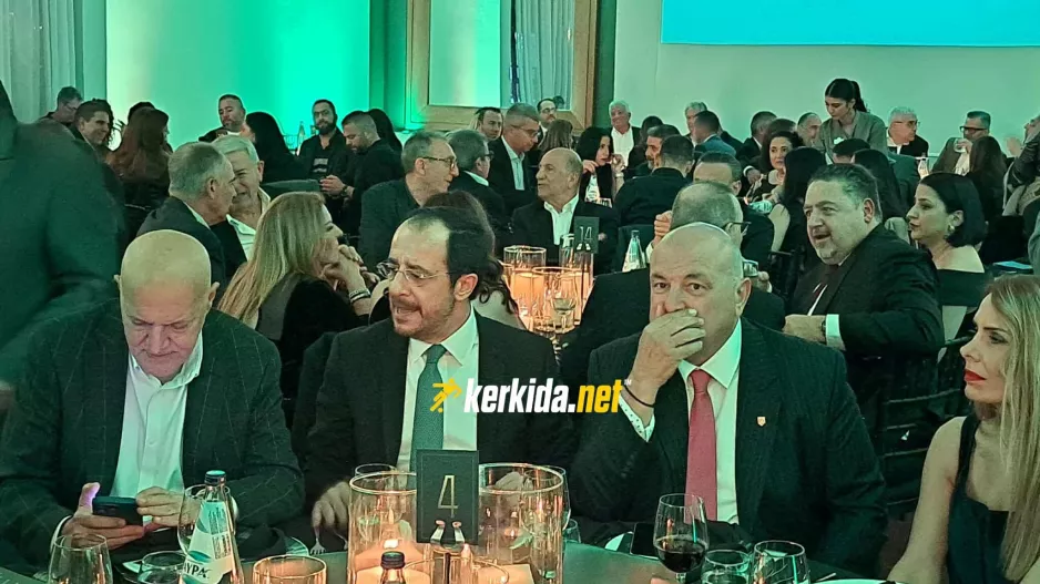 (Φώτος Kerkida) Καραπατάκης με Χριστοδουλίδη