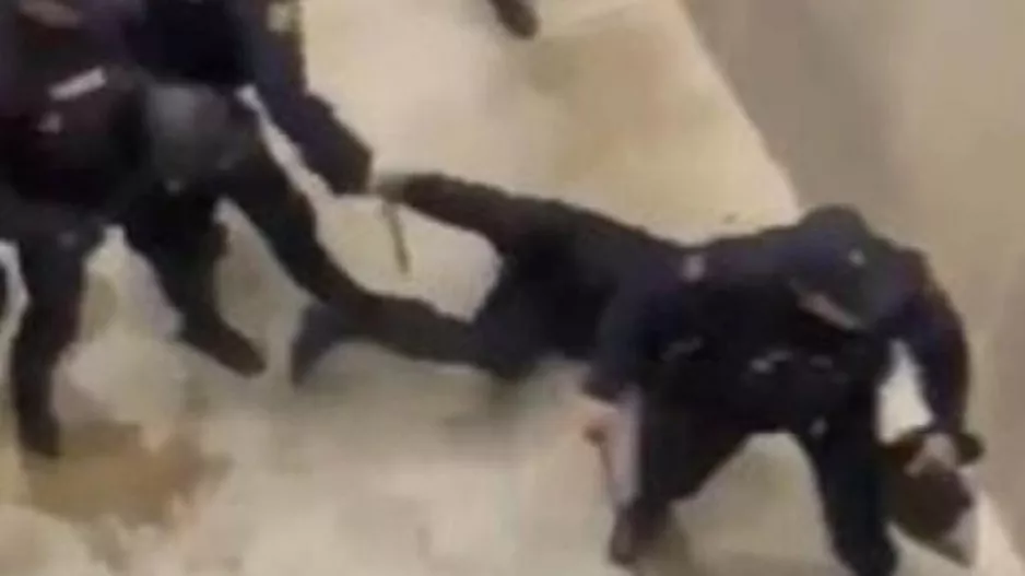 (Βίντεο) Ξύλο μεταξύ αστυνομίας και οπαδών της Οσασούνα