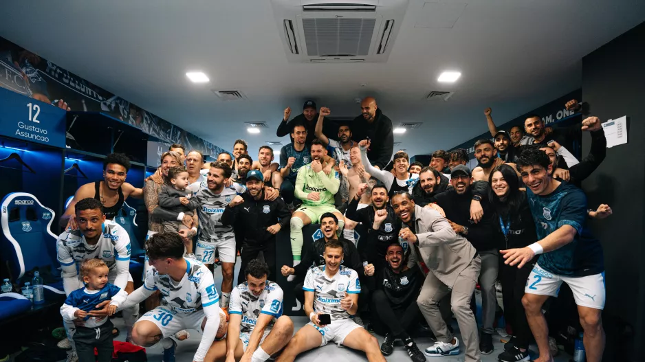 Ακάθεκτος! 