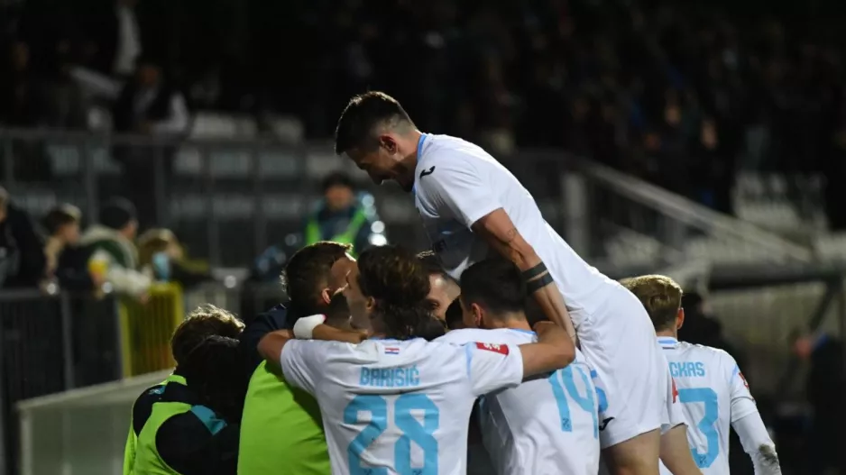 Νίκησε, πριν την Ομόνοια