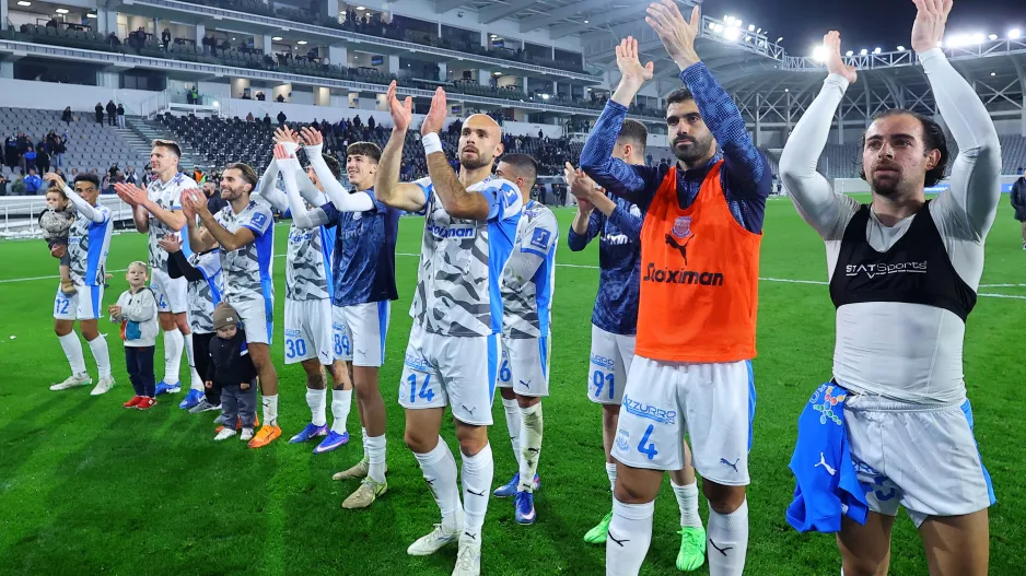 Για την ΠΡΩΤΗ και για... φωτιές παντού!