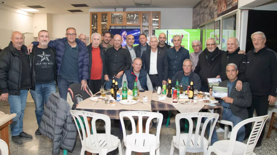 (ΦΩΤΟΣ) Η κοπή βασιλόπιτας των παλαιμάχων της Νέας Σαλαμίνας