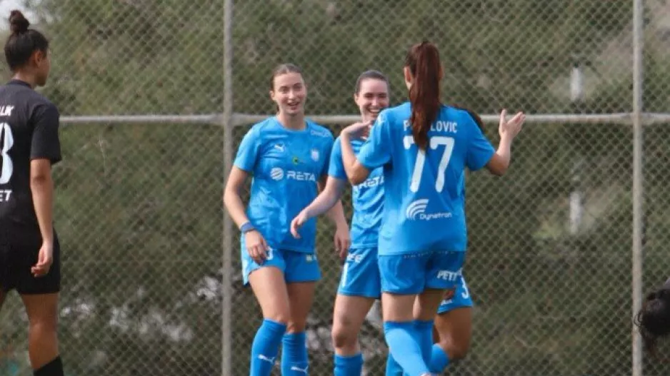 Νίκες για Apollon Ladies και Άρη