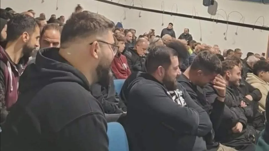 Υπήρχαν και όρθιοι! 