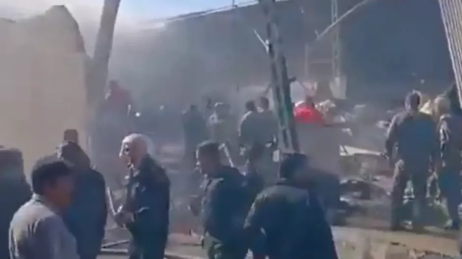Στρατιωτικό ελικόπτερο κατέπεσε σε αγορά φρούτων, τέσσερις νεκροί