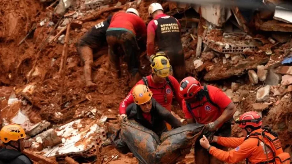 Βραζιλία: Τουλάχιστον 25 νεκροί από τις βροχοπτώσεις, 43 οι αγνοούμενοι