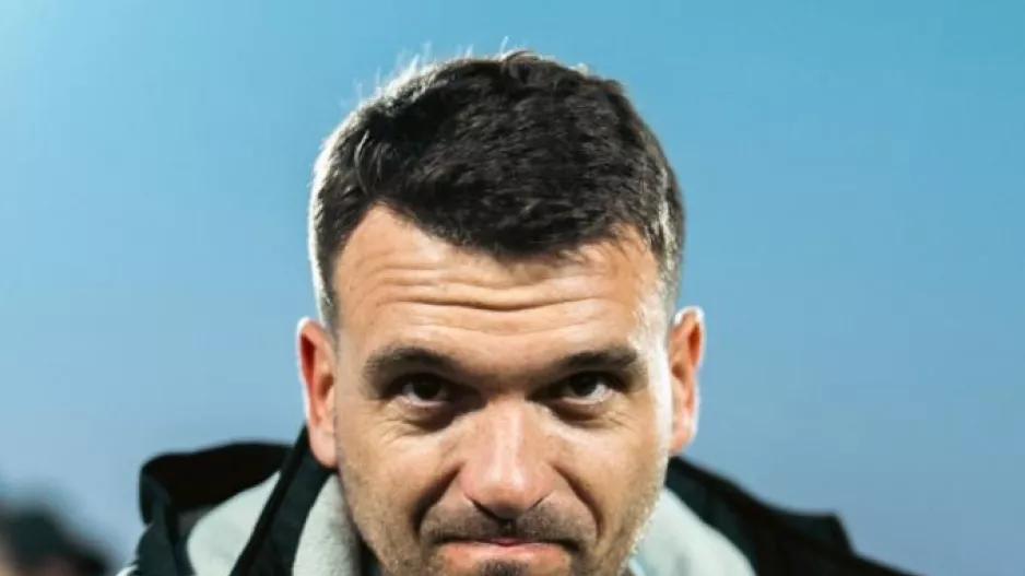 Συζητήσεις με Φλόρα για τον πάγκο