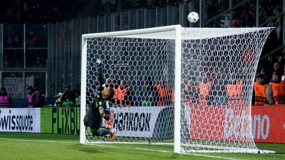 Ξεχώρισε τις επεμβάσεις του Λαφόν η UEFA