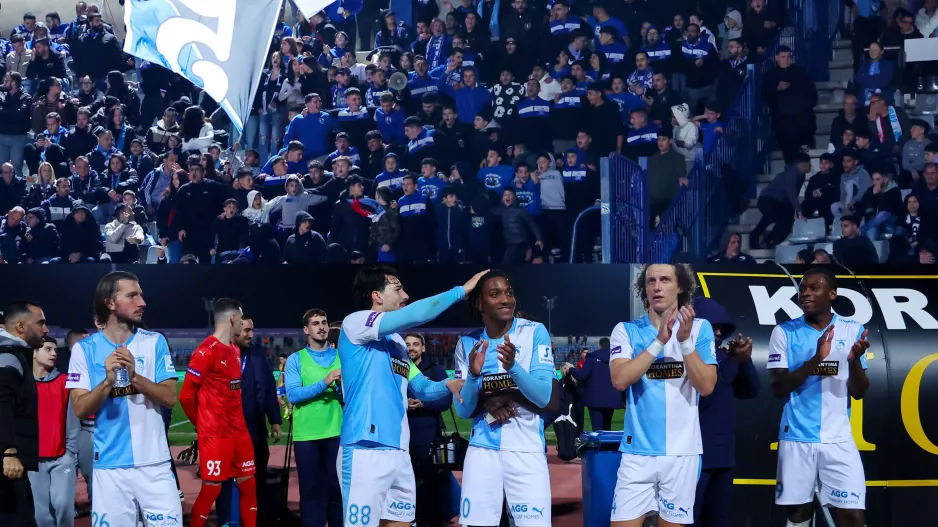 (Βίντεο Kerkida) Χειροκρότημα και... "Ρε Παφάρα μου σ' αγαπώ"