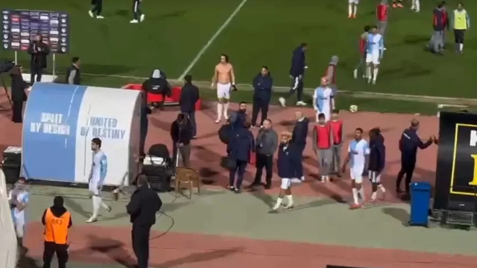 (Βίντεο kerkida) Άλλοι γιούχαραν, άλλοι χειροκρότησαν...