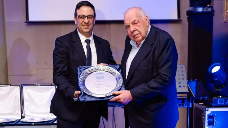 Παρουσία...Σιέλερ!