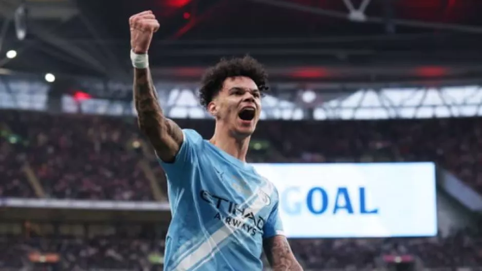 Arsenal-Manchester City: Βάφτηκε...γαλάζια η κούπα!