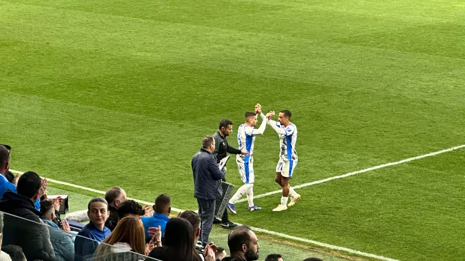 (Απόλλων) Ένα εξαιρετικό ΔΕΞΙΟ άκρο!