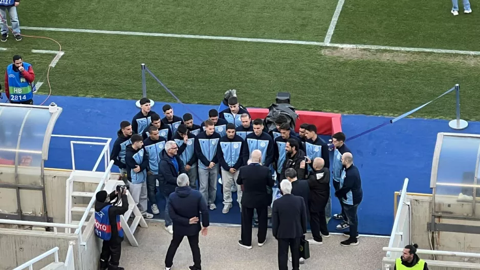 (ΦΩΤΟΣ) Τιμήθηκε η Εθνική Ενόπλων 