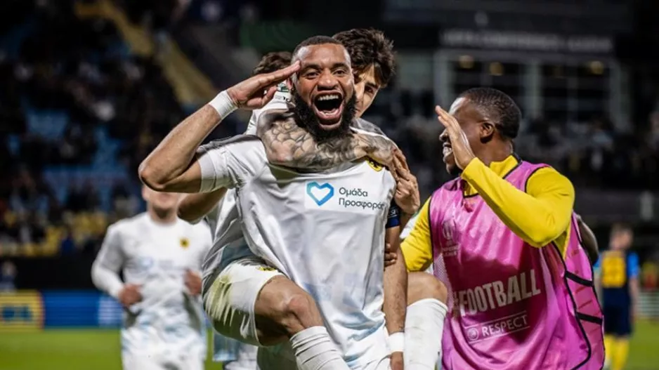 Παρέσυρε τη Τσέλιε και... φουλ για τους 8!