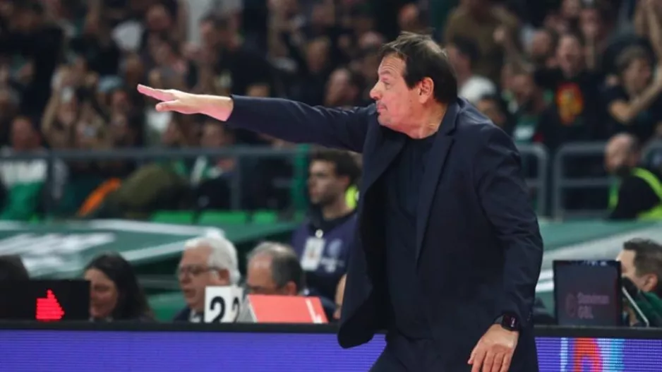 "Ο Ολυμπιακός παίζει με παραπάνω ξένους συν τους διαιτητές"
