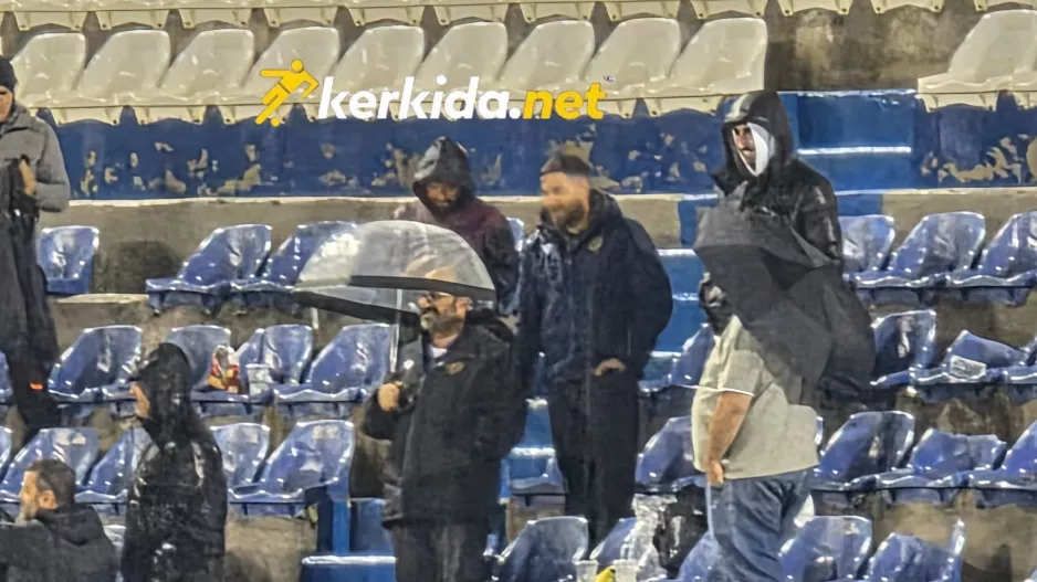 Με την ομπρέλα ο πρόεδρος!