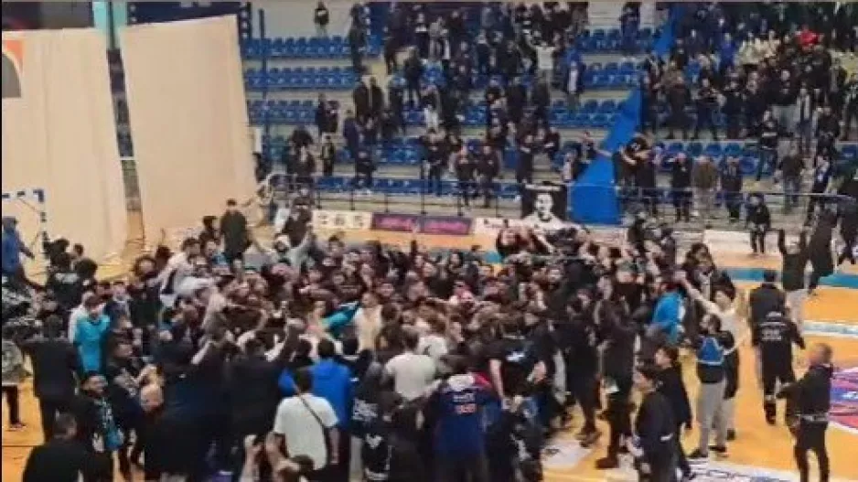 (Βίντεο kerkida) ΧΑΜΟΣ... Απόλλων!