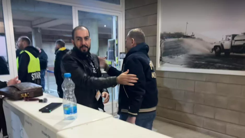 Χαρούμενος/Πραστίτης