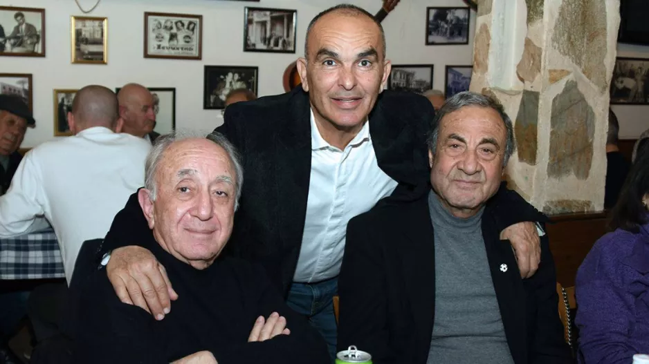 (Σαλαμίνα) Οι βουλευτές και ο... υποψήφιος!