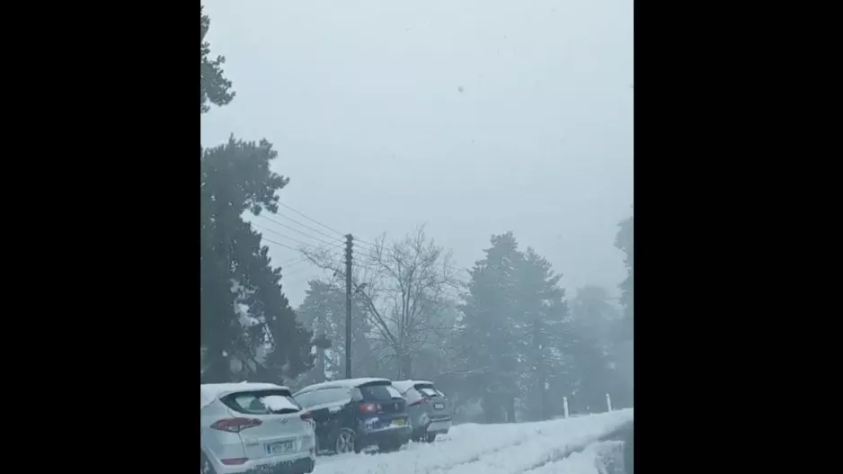 (Βίντεο) Πυκνή... χιονόπτωση στο Τρόοδος