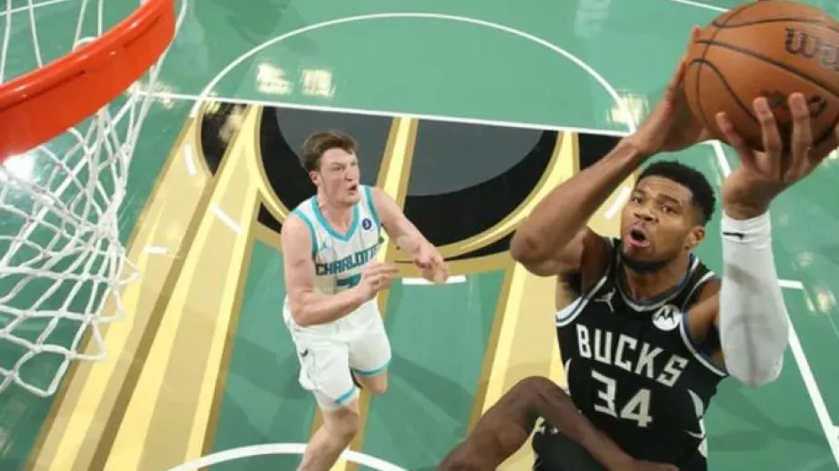 «Welcome to the NBA»: Ο Κνουέπελ ξεχώρισε τους Γιάννη, Ντόντσιτς και Κάρι