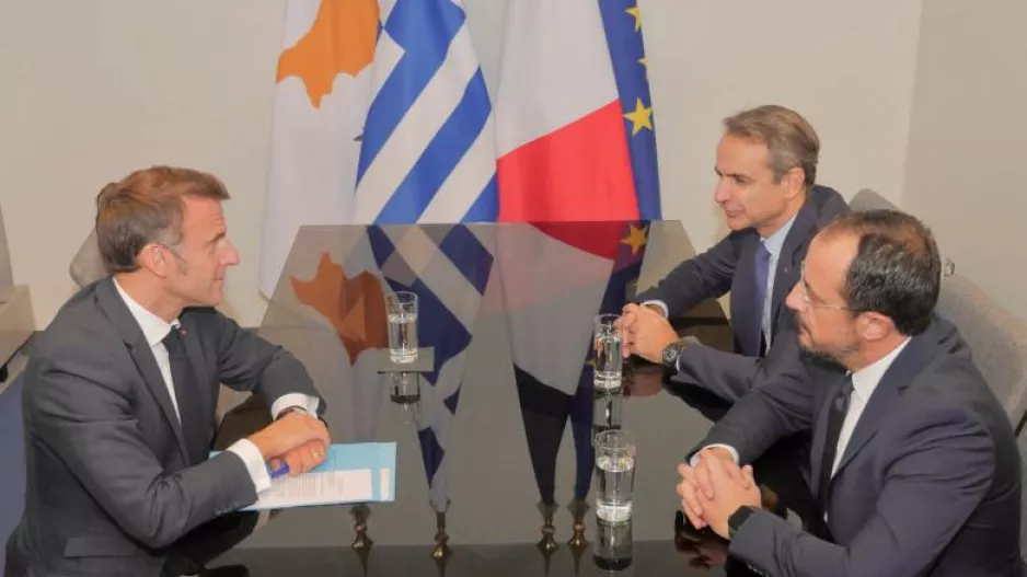 Στην Κύπρο Μητσοτάκης και Μακρόν