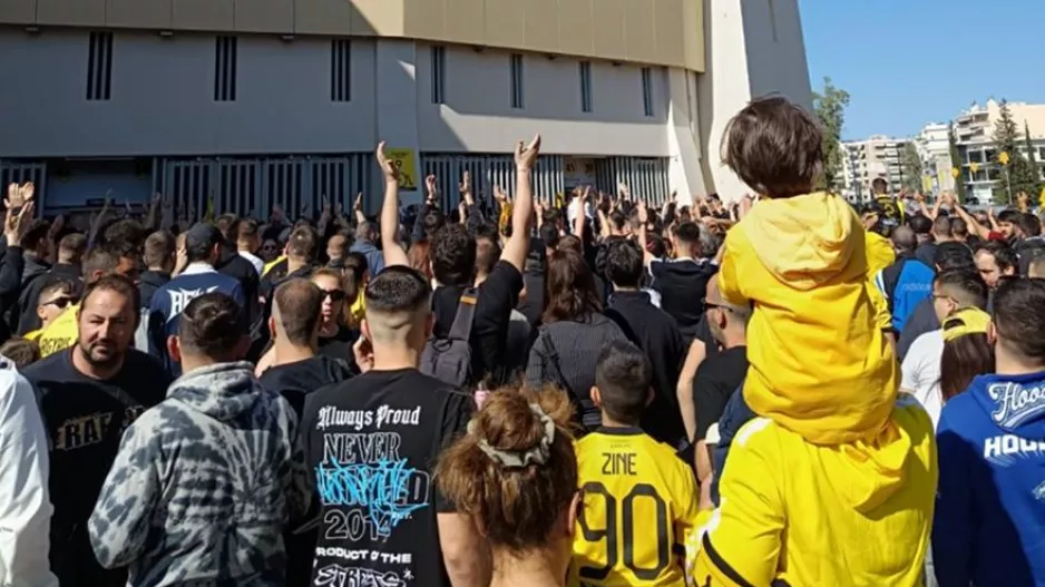 Χιλιάδες κόσμος στην προπόνηση