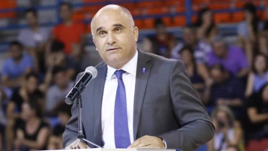 Ανόρθωση για Λούη