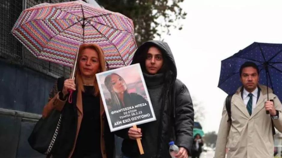 Οργή, ένταση και βαριές καταγγελίες συγγενών στη δίκη των Τεμπών