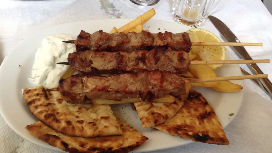 Τέλος το...φθηνό σουβλάκι