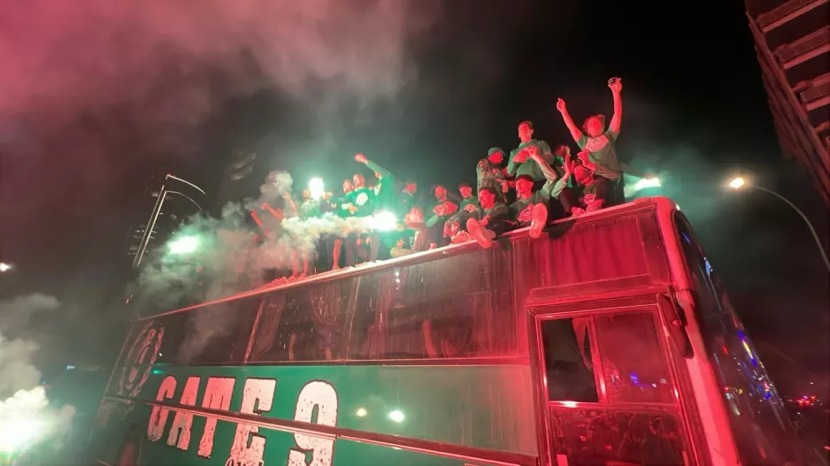 (BINTEO Kerkida/φώτος) Έκαναν τη νύχτα μέρα στην Πλατεία Ελευθερίας!