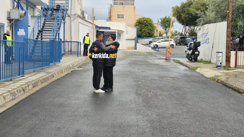 Αγκαλιά... εκτίμησης και αγάπης!