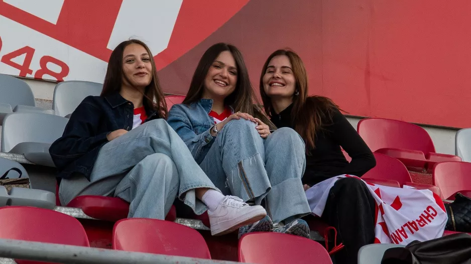 Ερυθρόλευκα χαμόγελα!
