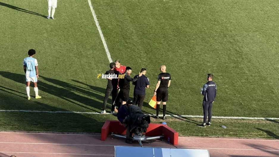 Αναγκαστική ο Γκόρτερ... τον αγκάλιασε ο Μαρτίνς