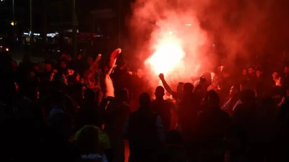 "Hφαίστειο" η Νέα Φιλαδέλφεια - Η αποστολή της ΑΕΚ αποθεώθηκε! (Βίντεο)
