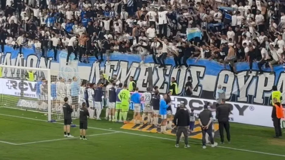 ΕΤΣΙ πανηγύρισαν οι παίκτες και ο κόσμος του Απόλλωνα (Βίντεο Kerkida)