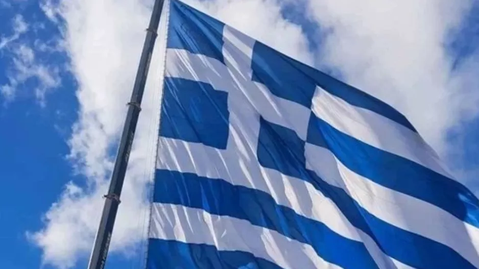 Συμφωνείς; Ψήφισέ την...