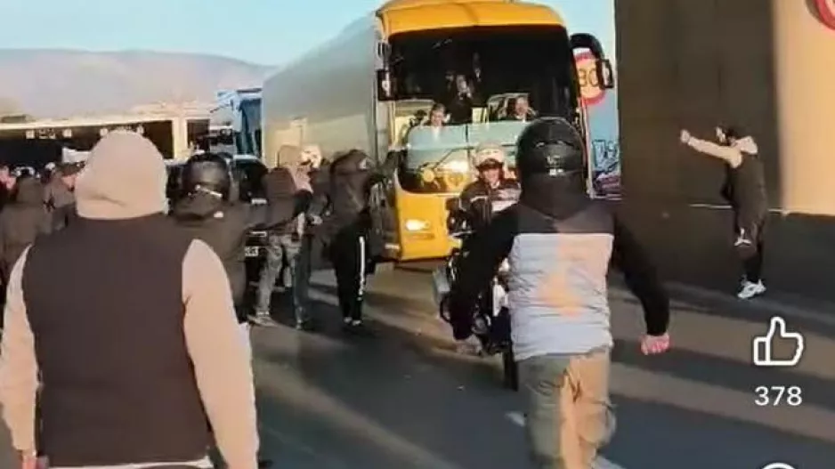 (Βίντεο) Ο κόσμος της ΑΕΚ συνόδευσε την αποστολή μέχρι το... Φάληρο!