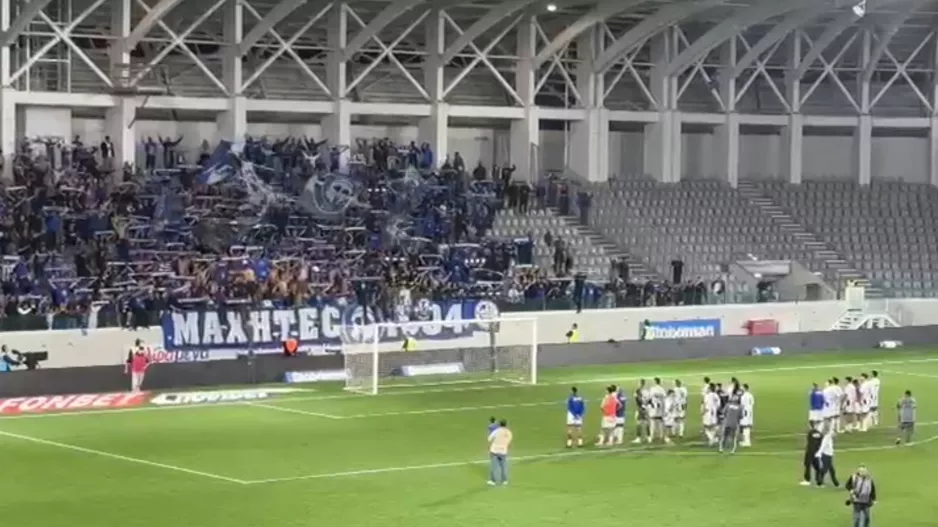 (Βίντεο kerkida) Έκλεισαν... την βραδιά με τραγούδι για την Αμμόχωστο