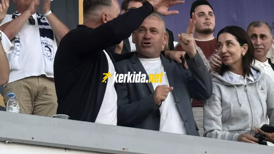 Χαμόγελα και σφιγμένες γροθιές από Σεργκέι Λομάκιν και Γιώργο Ιωάννου