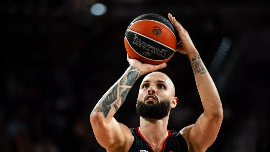 “Τεράστιο παιχνίδι, να ετοιμαστούμε για τη δυναμική τους άμυνα”