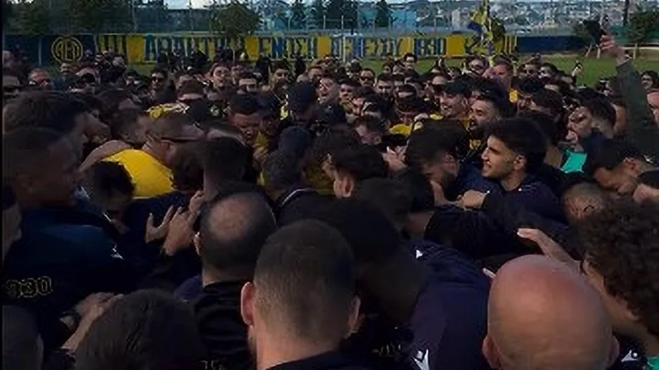 (Βίντεο) Παίκτες, Μαρτίνς και... κόσμος ΜΑΖΙ!