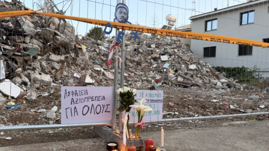Συγκίνηση στη Γερμασόγεια: Κεριά και λουλούδια στη μνήμη του Dex