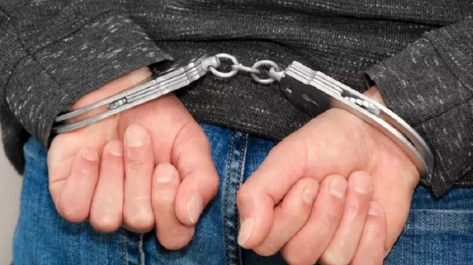 Χειροπέδες σε Τούρκο που καταζητούνταν από την Interpol